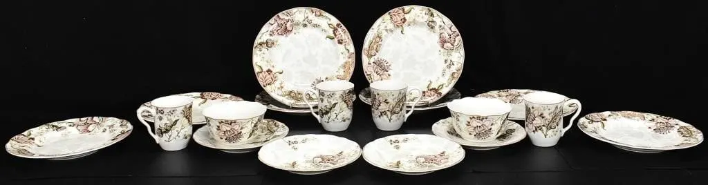 222 FIFTH "GABRIELLE CREAM" DINNERWARE SET