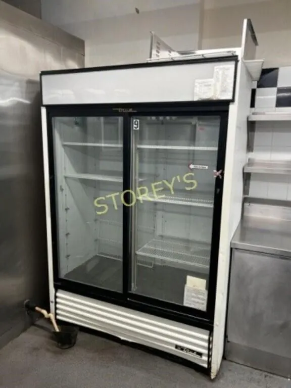 True 2dr Sliding Glass Cooler on Wheels