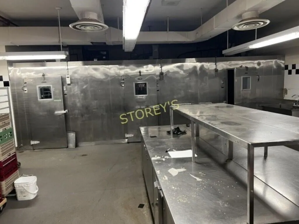Curtis S/S Walk In Freezer ~12' x 9' x 7'