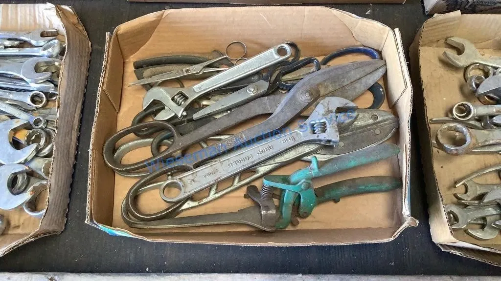ADJUSTABLE WRENCHES, SHEARS AND SNIPS