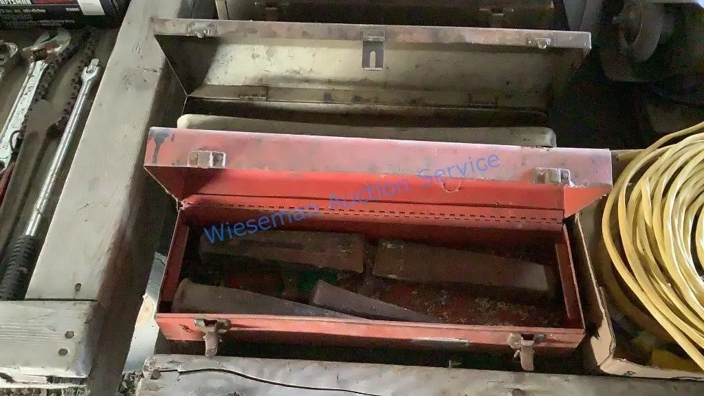 SPLITTING WEDGES AND METAL TOOLBOXES