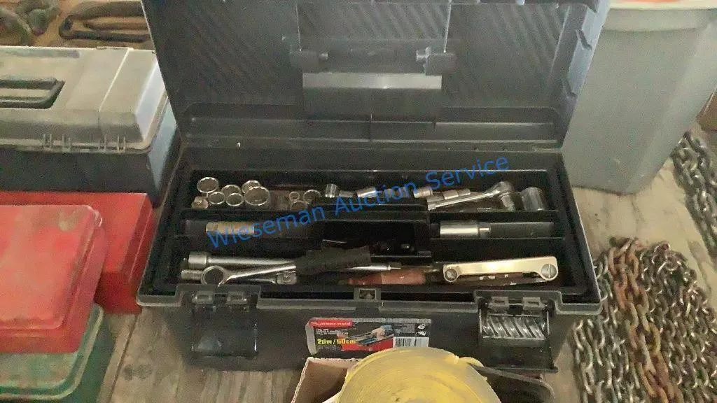 RUBBERMAID TOOLBOX AND CONTENTS