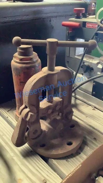 PIPE VISE, BOTTLE JACK