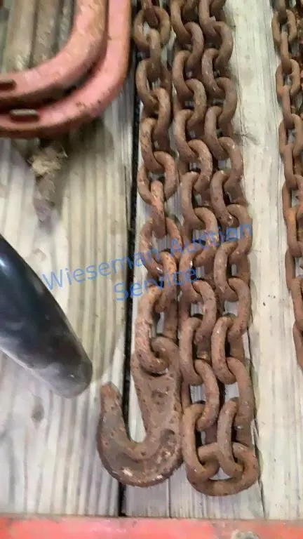 LOG CHAIN - APPROXIMATELY 20FT - WITH TWO HOOKS
