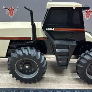 1:16 ERTL Case 4994 Heavy Die Cast Tractor.