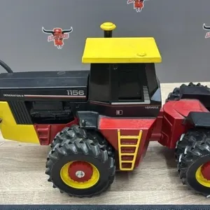 1:16 Ford Versatile Heavy 1156 Die Cast Tractor.