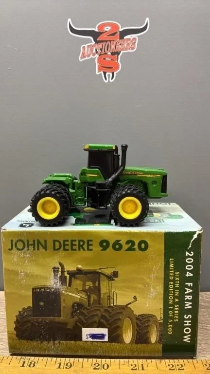 ERTL 1:64 John Deere 9620 Tractor 2004 Farm Show.