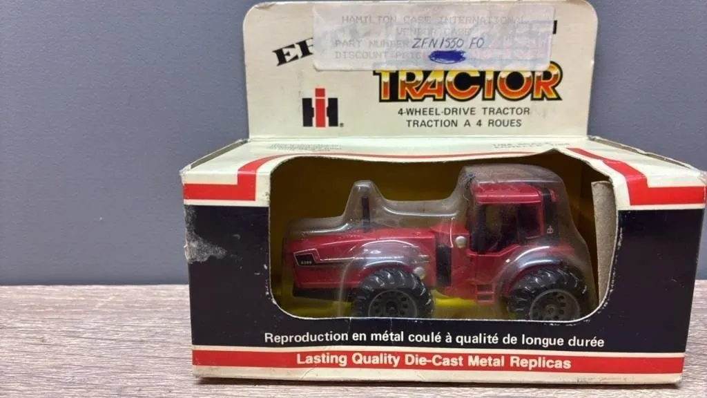 ERTL 1:64 International 6388 Tractor.