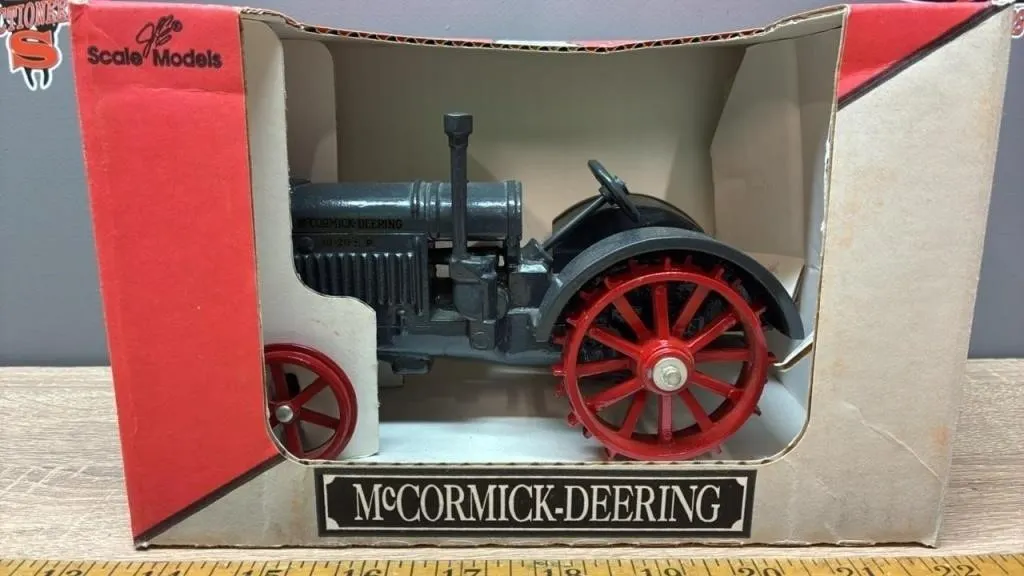 Scale Models 1:16 McCormick Deering Tractor.