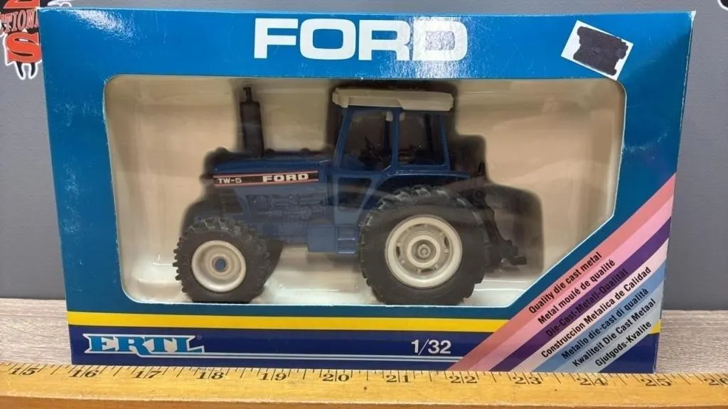 ERTL 1:32 Ford TW-5 Tractor.