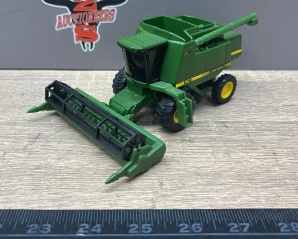 1:64 ERTL John Deere CTS Die Cast Combine. Broken