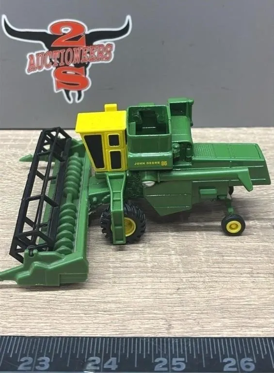 1:64 ERTL John Deere Die Cast 95 Tractor.