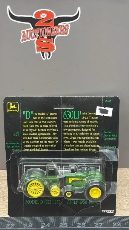1:64 ERTL John Deer Die Cast Tractor Set. Opened