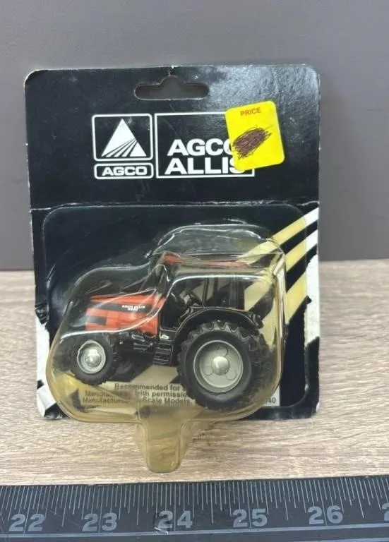 1:64 AGCO Allis 8630 Die Cast Tractor. Opened