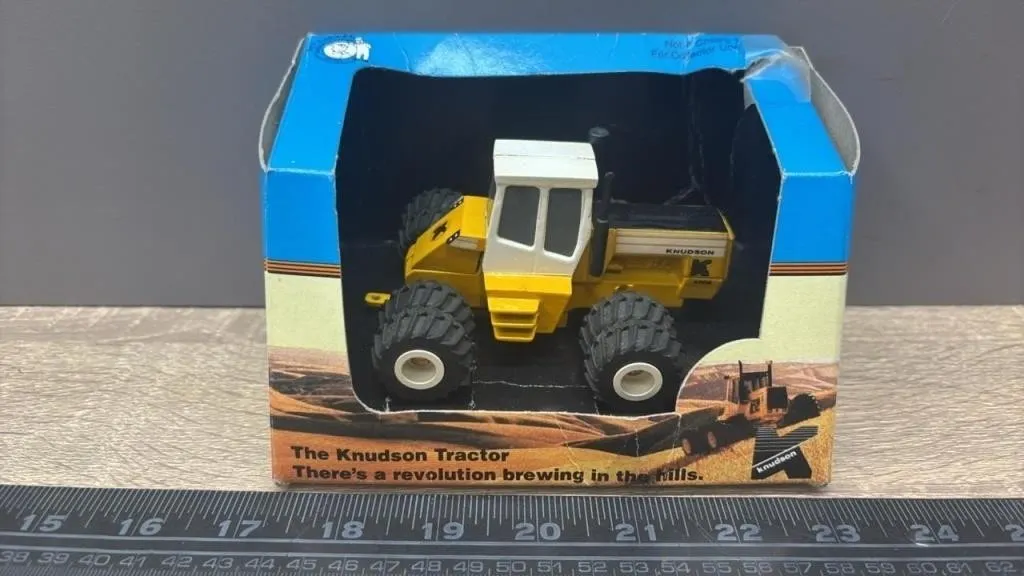 1:64 Knudson 4400 Durable Cast Metal Collector�s