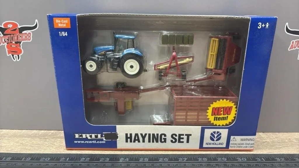 1:64 ERTL New Holland Haying Die Cast Set. Opened