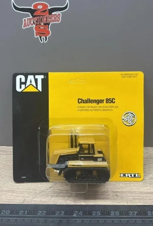 1:64 ERTL CAT Challenger 85C Die Cast Dozer.