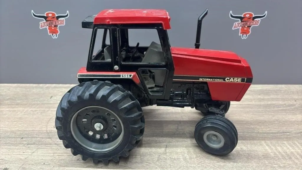 1:16 ERTL Case International 2594 Die Cast