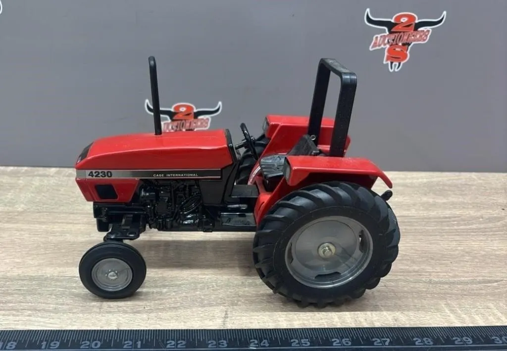 1:16 CASE IH 4230 Die Cast Tractor.