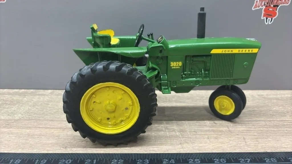 1:16 John Deere 3020 Diesel Die Cast Tractor.