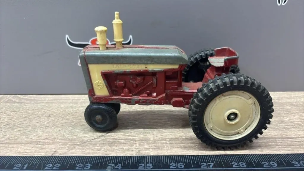 Tru-Scale Metal Tractor. Chipped Paint.
