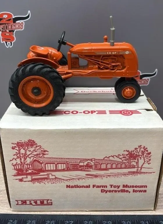 1:16 ERTL Cockshutt Co-op E2 Die Cast Tractor.