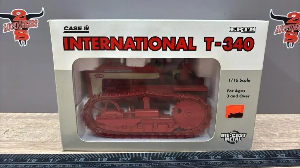 1:16 ERTL International T-340 Die Cast Crawler.