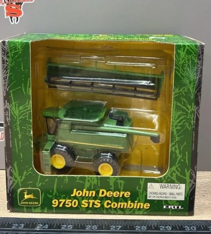 1:64 ERTL John Deere 9750 STS Die Cast Combine.