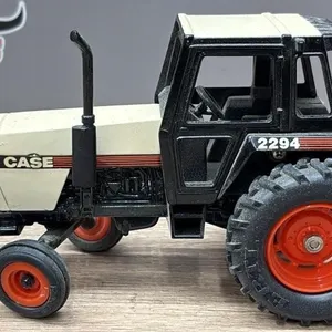 1:43 ERTL Case 2294 Die Cast Tractor.