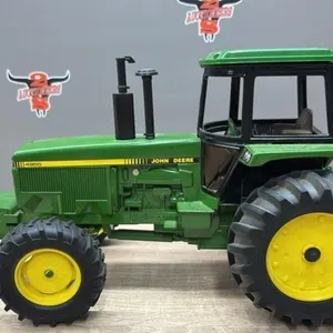 1:16 ERTL John Deere 4955 Die Cast Tractor.