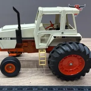 1:16 ERTL Case 2590 Die Cast Tractor.