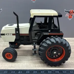 1:16 ERTL Case 2594 Die Cast Tractor.