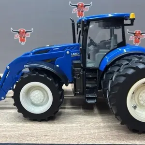 1:16 New Holland Big Farm Plastic Talking Tractor