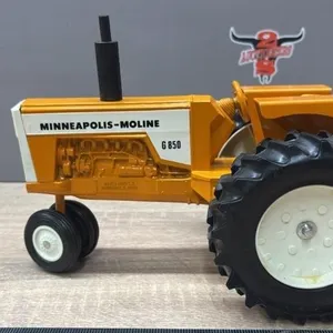 1:16 Minneapolis-Moline G 850 Die Cast Tractor.