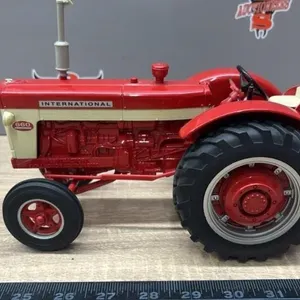1:16 ERTL International 660 Die Cast Tractor,