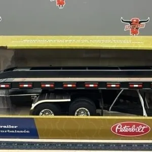 1:16 Big Farm Plastic Peterbilt 367 w/Lowboy