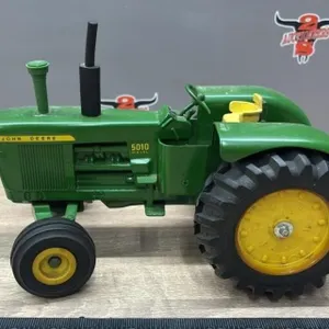 1:16 ERTL John Deere 5010 Die Cast Tractor.