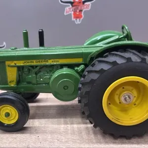 1:16 John Deere 820 Diesel Die Cast Tractor.