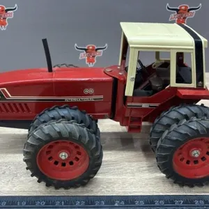1:16 ERTL International 3788 Die Cast Tractor.