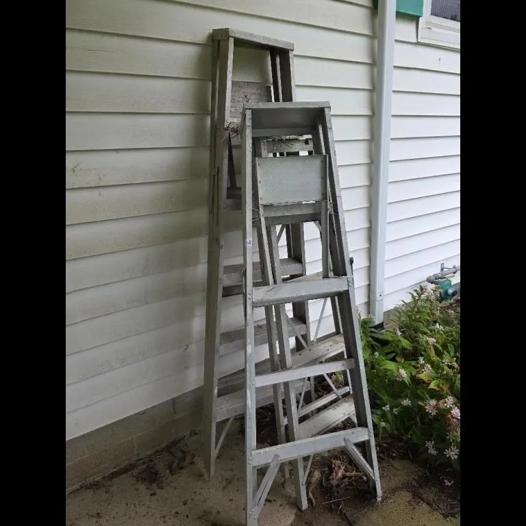 Vintage Aluminum Step Ladder - Silver