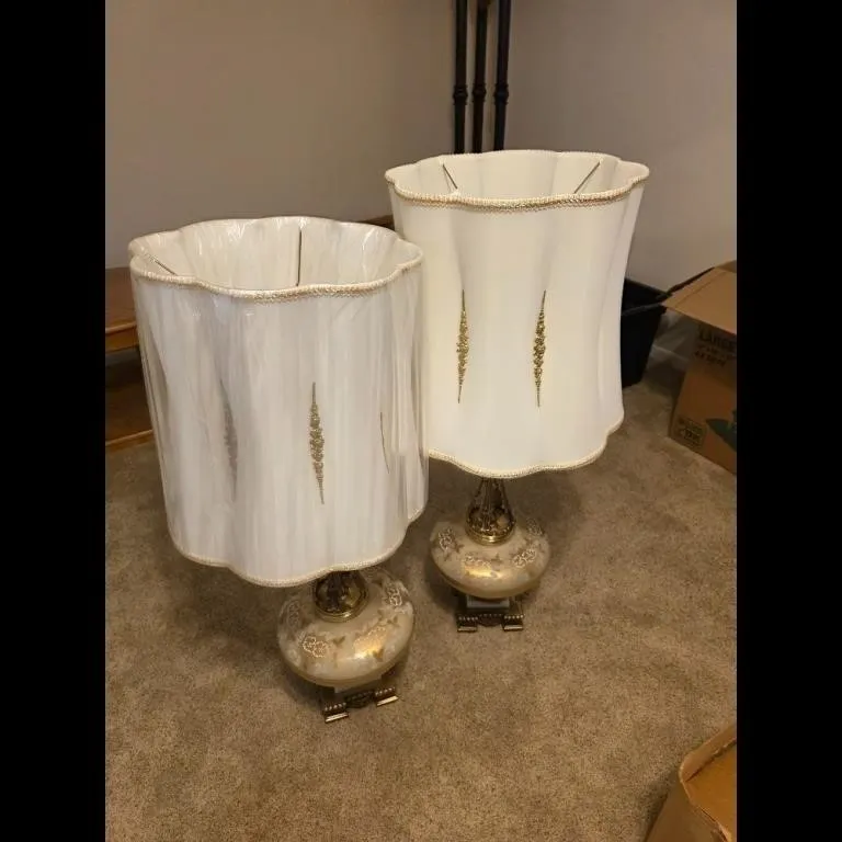 Vintage Floral Table Lamps Set of 2 White Gold