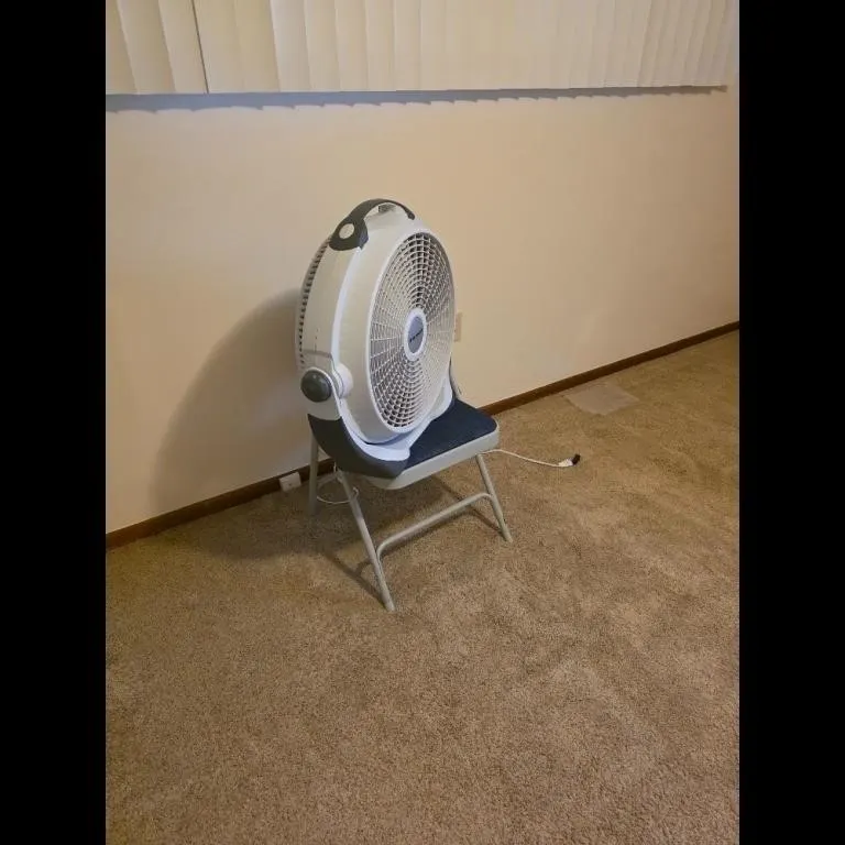 White Gray Floor Fan Shoe Boxes Bags Clothing Sui