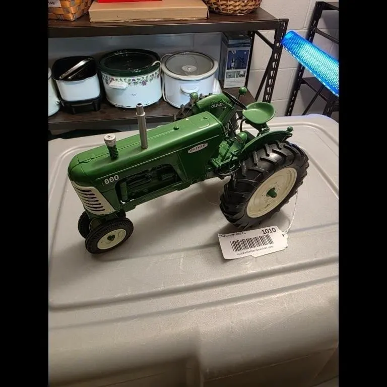 Oliver 660 Tractor Toy Green