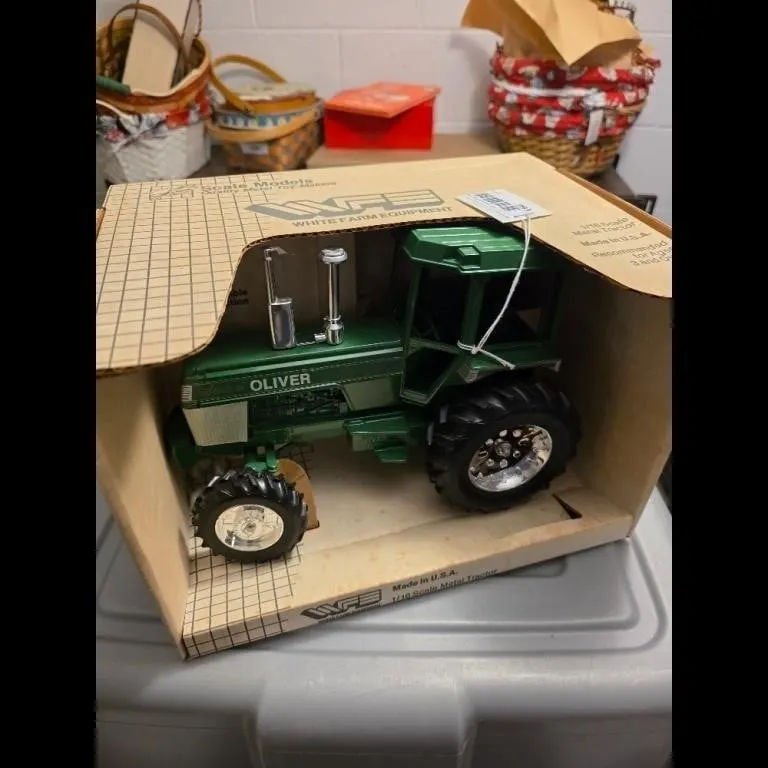 Oliver 1/16 Scale Metal Tractor Toy - Spirit of Ol