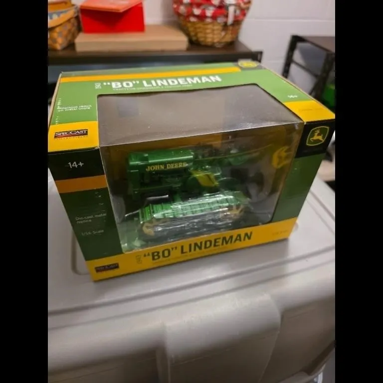 SpecCast John Deere "Bo" Lindeman Tractor 1/16 Sca