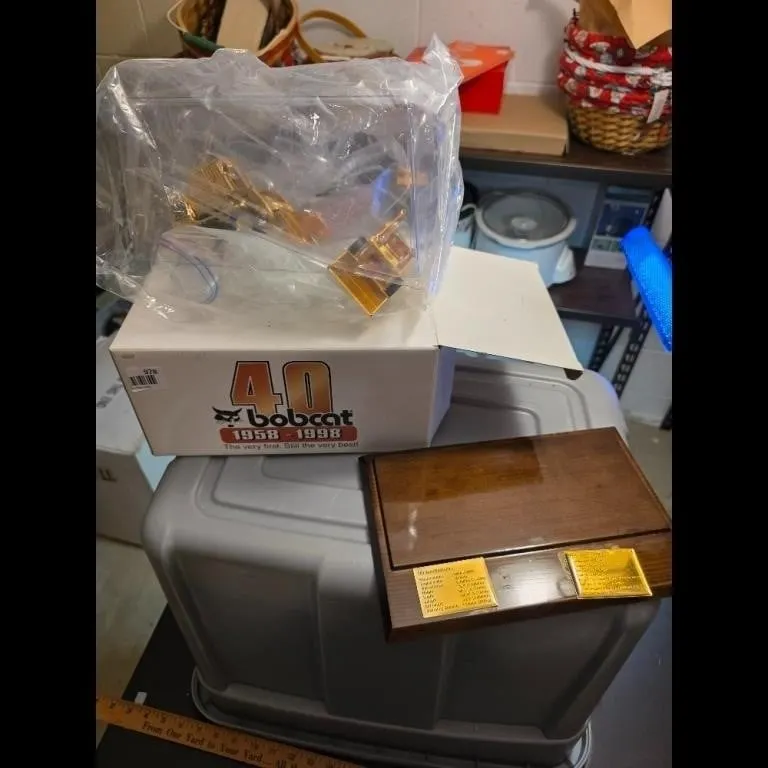 Bobcat 40th Anniversary 1958-1998 Gold Trophy Disp