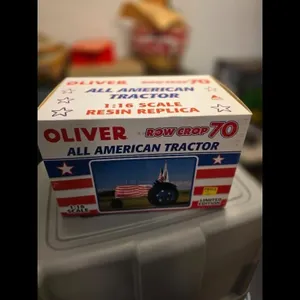 Oliver Row Crop 70 All American Tractor 1:16 Scale