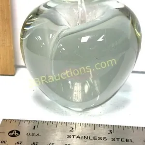 WEDGEWOOD ENGLAND HANDMADE APPLE PAPER WEIGHT