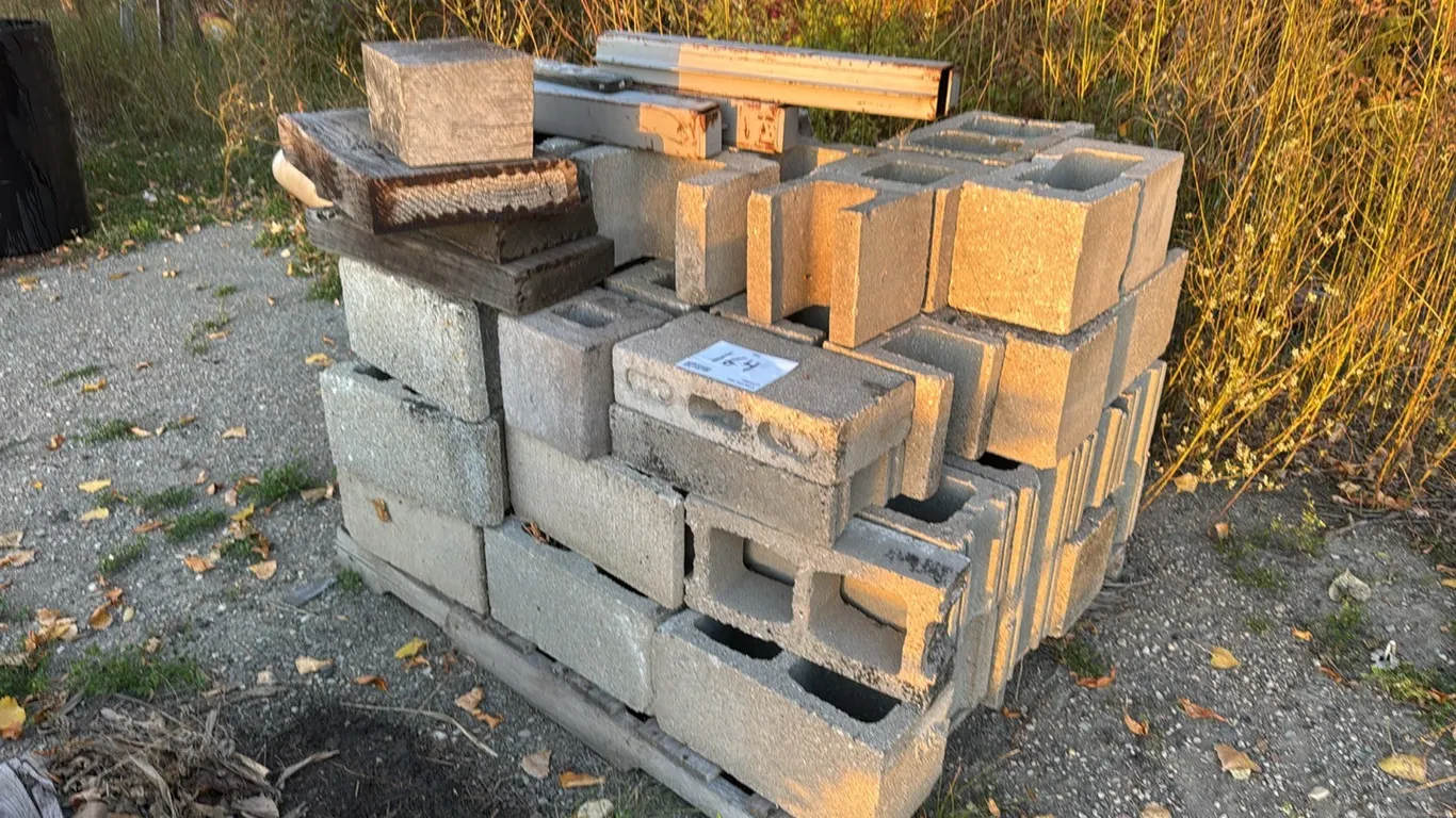 Large quantity of cinder blocks