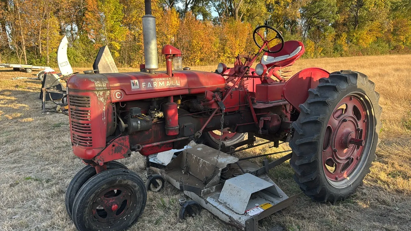 IH Farmall C narrow front w/ Arts-Way 72” belly mower